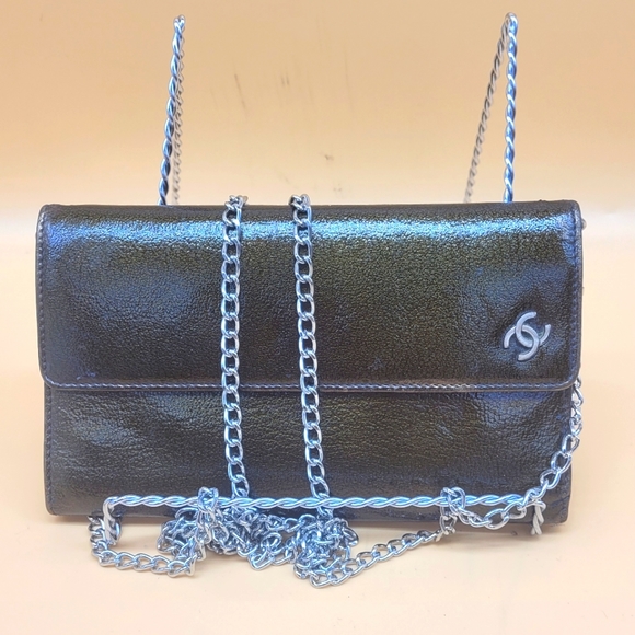Authentic Chanel Wallet on Chain - Picture 1 of 14
